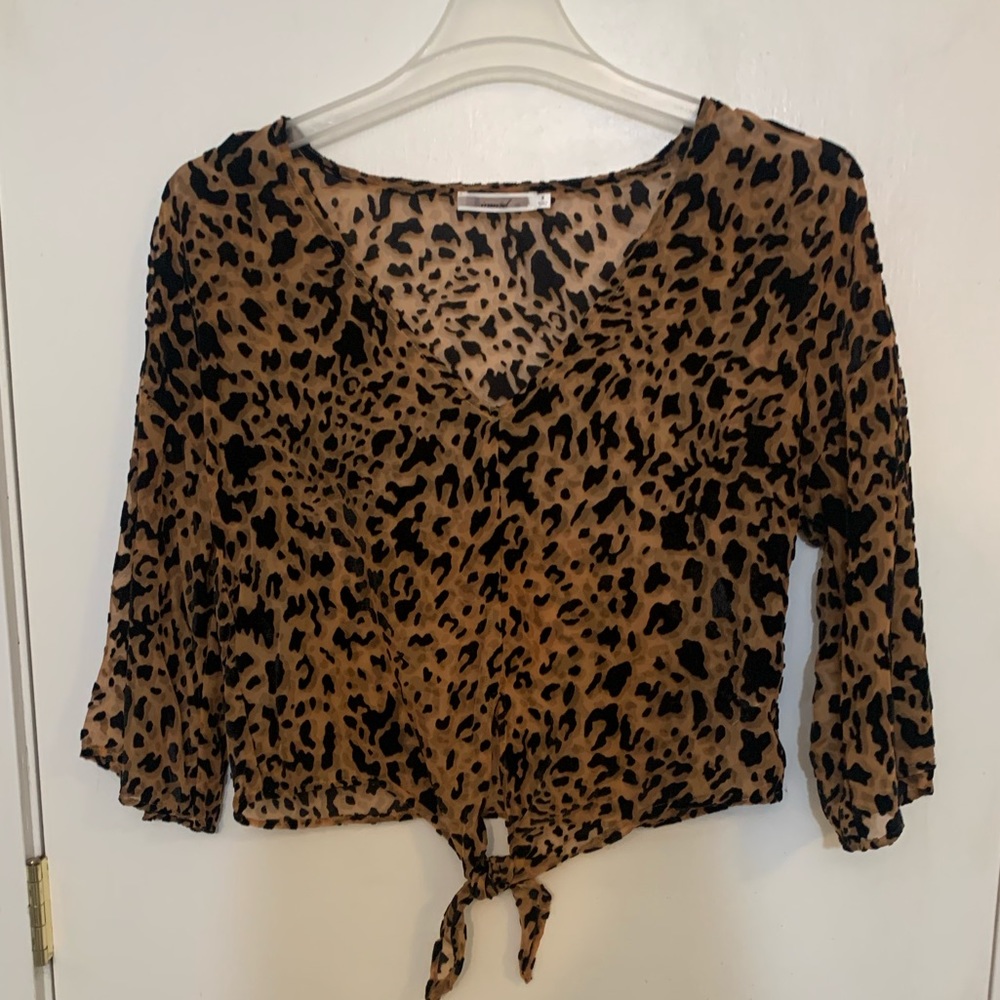 Inmod Women’s Leopard Textured Top Size Small